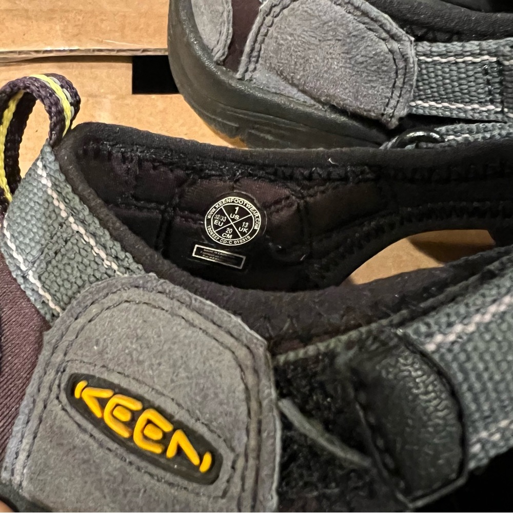 KEEN Newport H2 Sandals in Grey, NEW, Size 1 - Picture 5 of 6